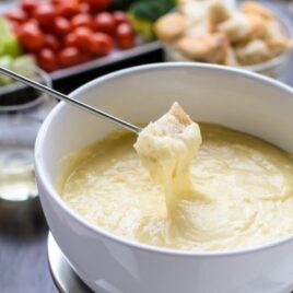 cropped-Cheese-Fondue.-A-classic-easy-cheese-fondue-recipe-and-what-to-dip-in-it.jpg