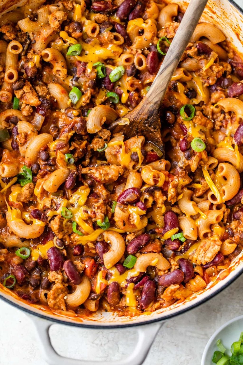 Chili Mac and Cheese {30-Minute One Pot Meal} – WellPlated.com