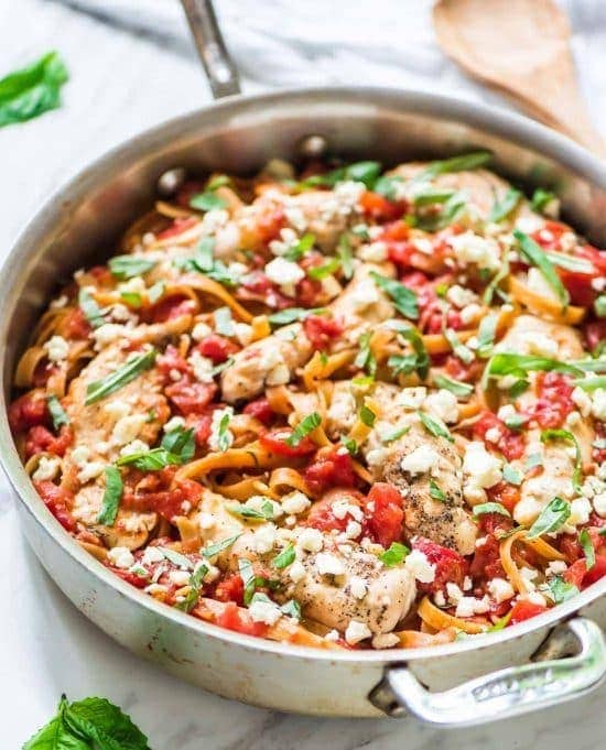 ONE PAN Feta Chicken Pasta Skillet – Only 5 ingredients! Everything cooks in one pan, including the pasta. EASY, delicious, and ready in less than 30 minutes! @wellplated