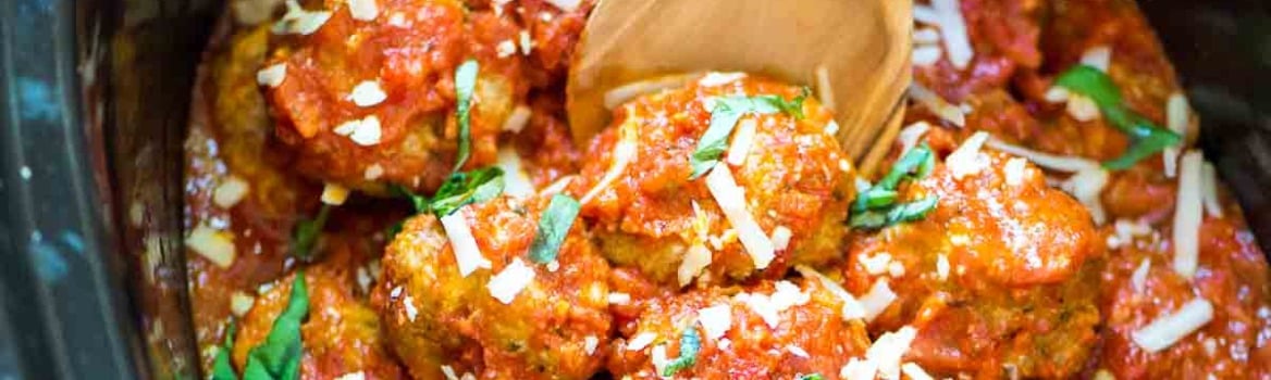Classic Italian Turkey Meatballs, made easy in the crock pot! Our whole family loves this slow cooker recipe. Healthy and freezer friendly! @wellplated