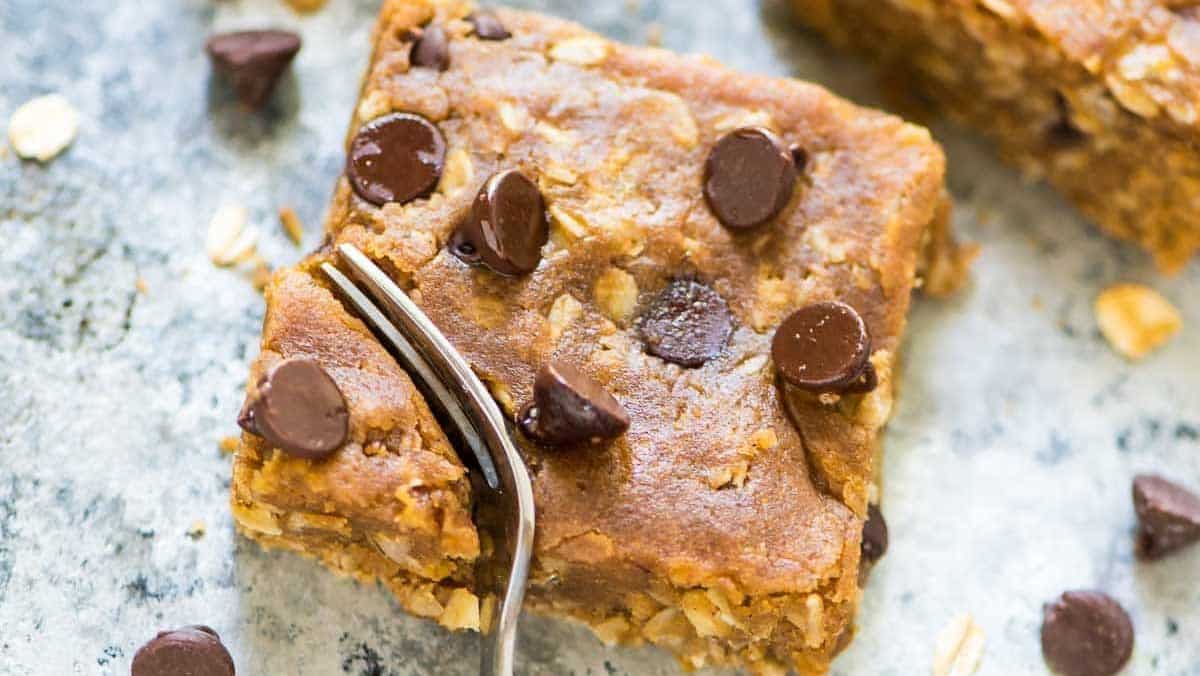 Healthy Oatmeal Chocolate Chip Bars