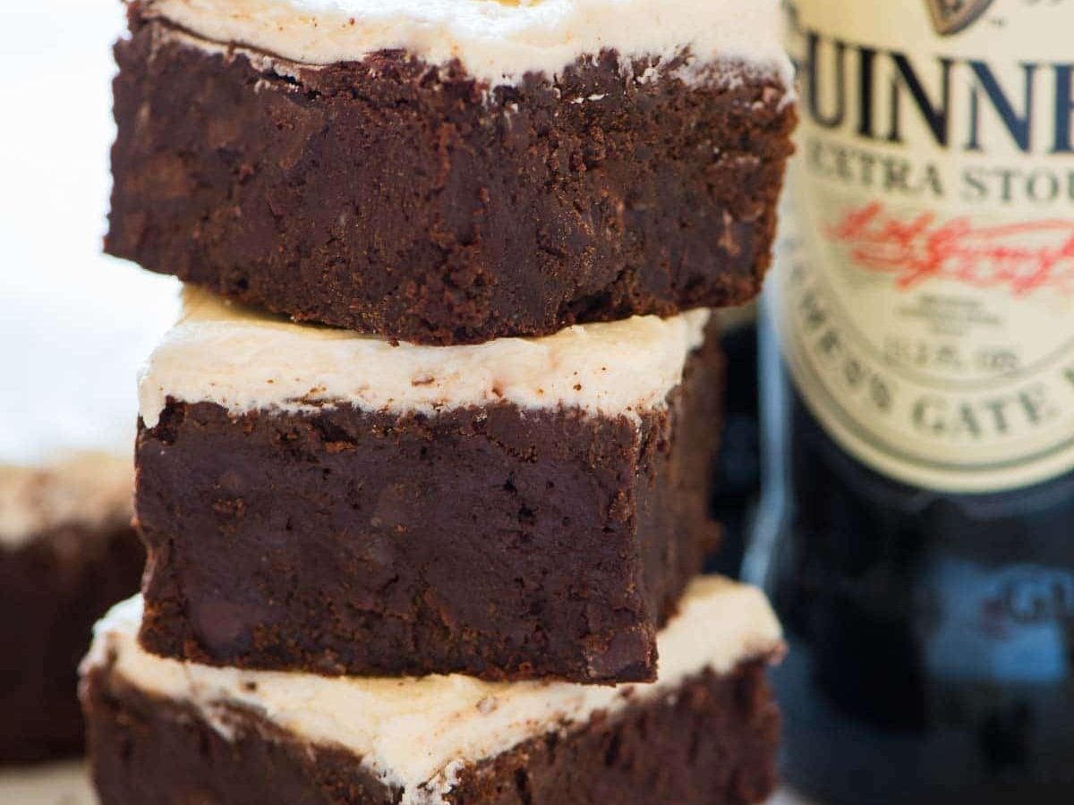 Guinness Brownies - Super moist and chewy brownies with a hint of beer! Decadent, fudgy, and easy to make. You won’t be able to stop eating them, and they are the perfect St. Pattys dessert! Recipe at wellplated.com | @wellplated