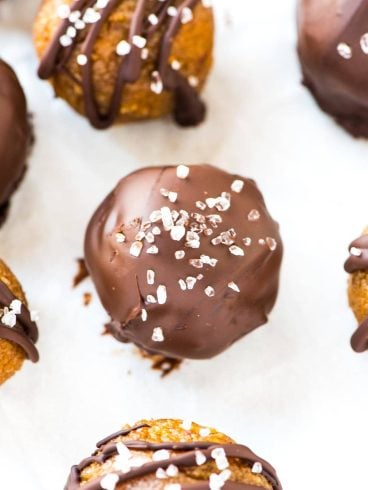 AMAZING gluten free, dairy free, vegan dessert: Dark Chocolate Salted Caramel Truffles. Easy, no bake recipe. Perfect sweet treat for healthy desserts or even snacks Recipe at wellplated.com | @wellplated