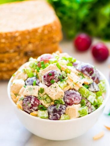 Skinny Greek Yogurt Chicken Salad with Grapes, Celery, and Fresh Dill. Creamy, cool, and crunchy! A quick, easy, healthy recipe that’s perfect for sandwiches and salads. Omit honey for the 21 Day Fix diet - Recipe at wellplated.com | @wellplated