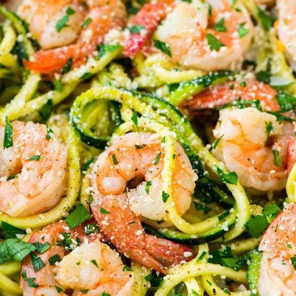 Healthy Shrimp Scampi Made with Zucchini Noodles!