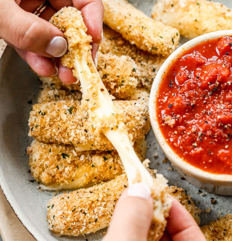 Mozzarella Sticks {Healthy Baked Cheese Sticks}