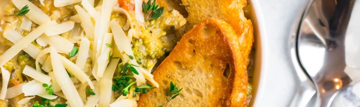A bowl of broccoli cauliflower soup