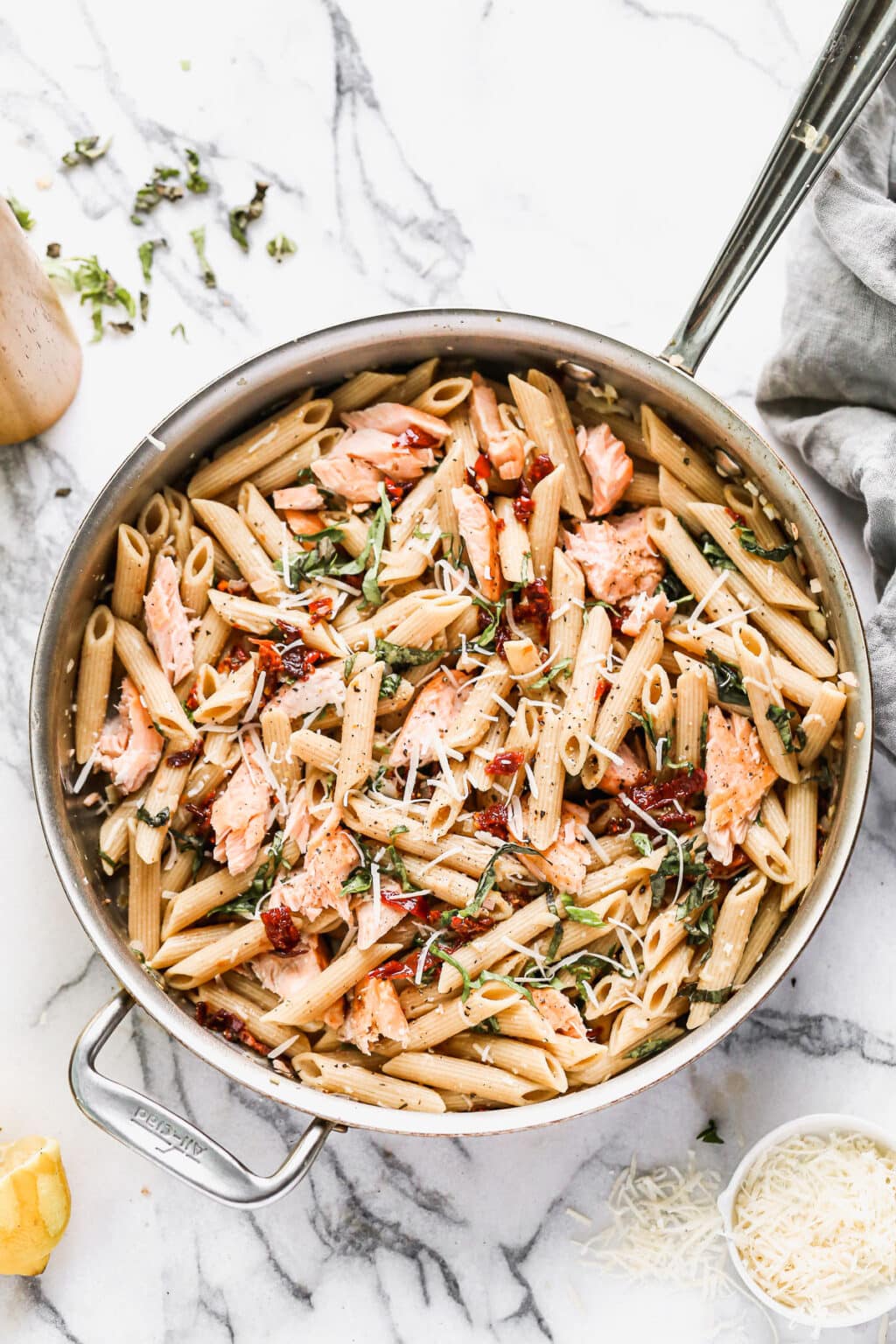Salmon Pasta with Creamy Sun-Dried Tomato Sauce – WellPlated.com