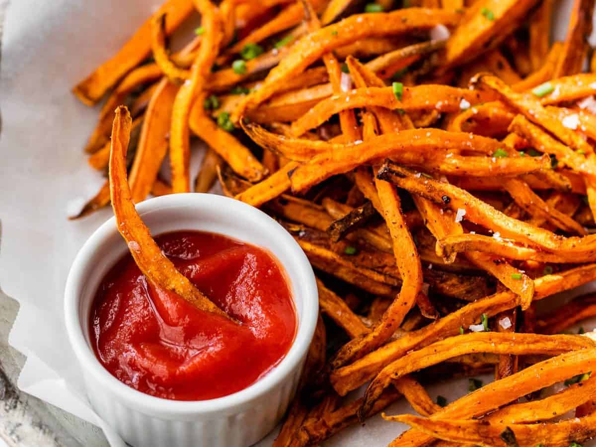 air fryer sweet potato fries on a plate
