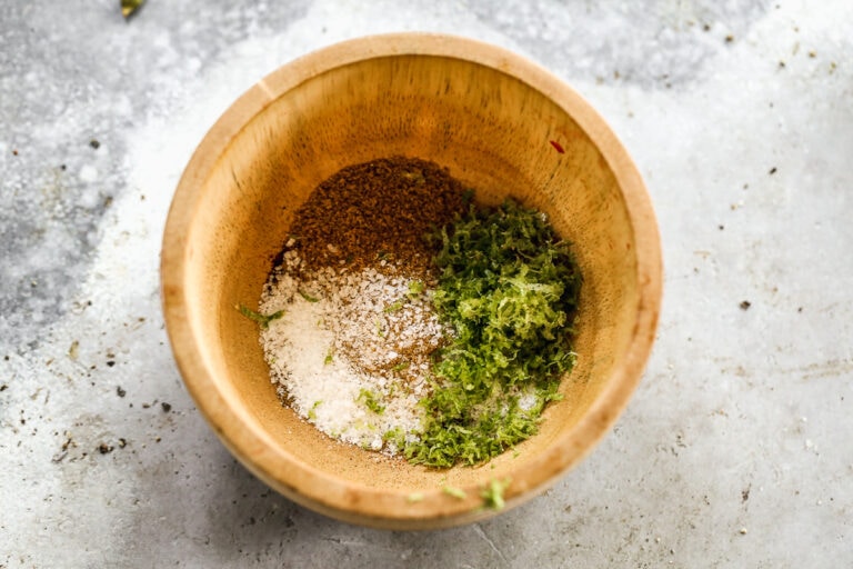 Beef fajitas seasoning in a bowl