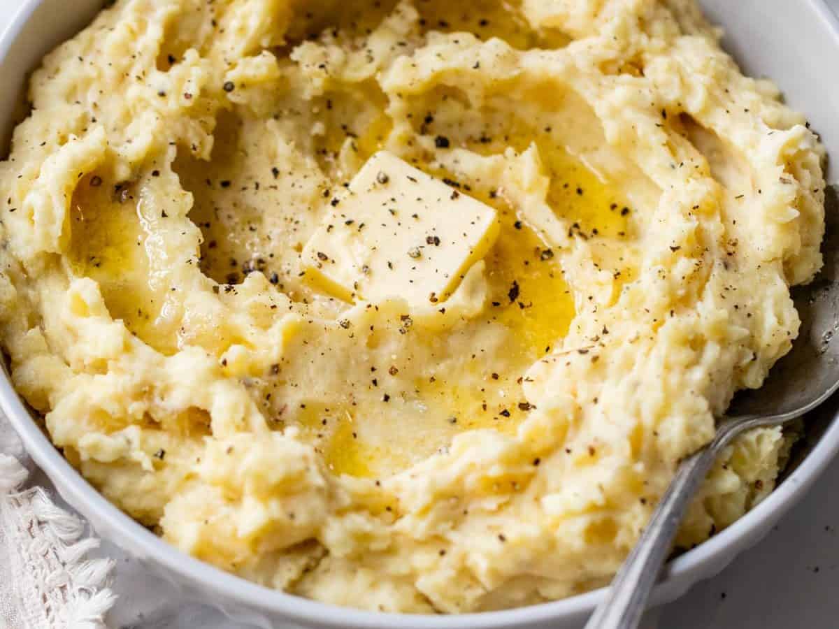 Creamy crockpot mashed potatoes with butter