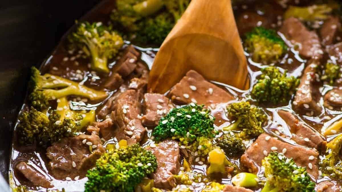 Slow Cooker Beef and Broccoli {Easy + Healthy} - Well Plated