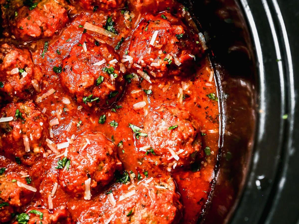 The best crockpot meatballs in a slow cooker