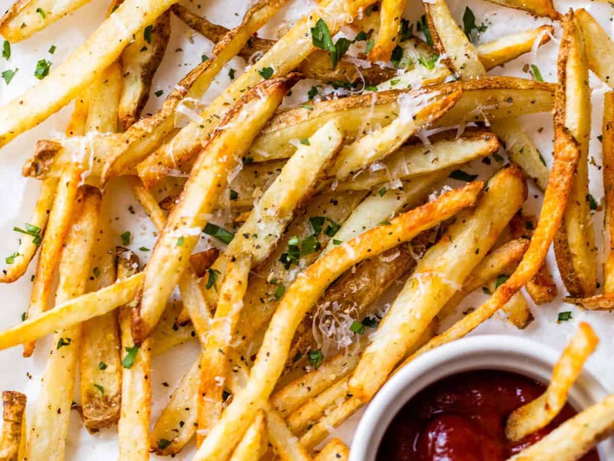 crispy air fryer french fries with sauce