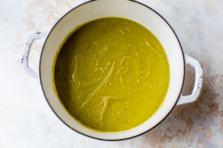 easy asparagus soup without cream in a pot