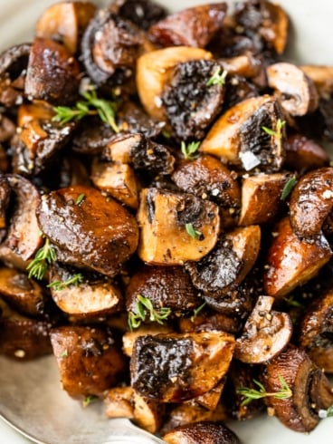 the BEST easy roasted mushrooms