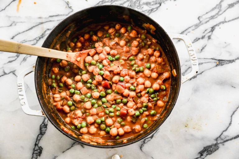 a large pot of easy easy chickpea curry