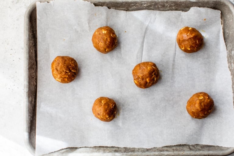 baking pumpkin oatmeal cookies