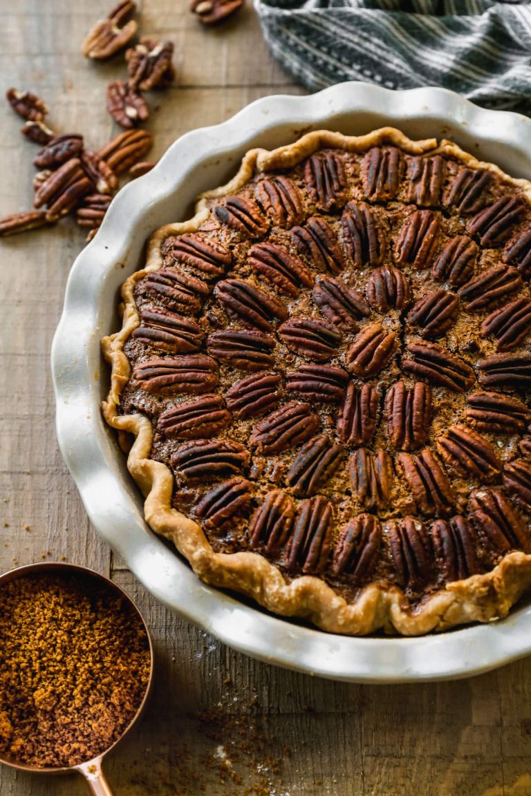 Chocolate Pecan Pie {Easy Recipe}– WellPlated.com