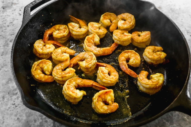 cooking jumbo shrimp for delicious shrimp curry