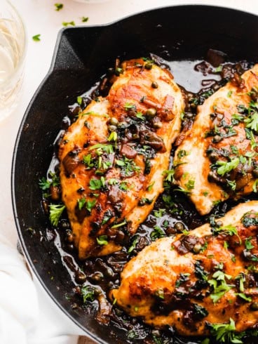 a skillet of easy lemon chicken piccata