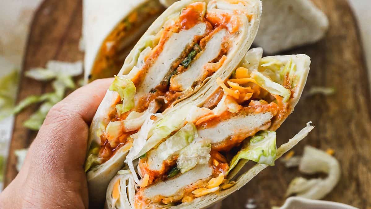 Buffalo Chicken Wrap – WellPlated.com