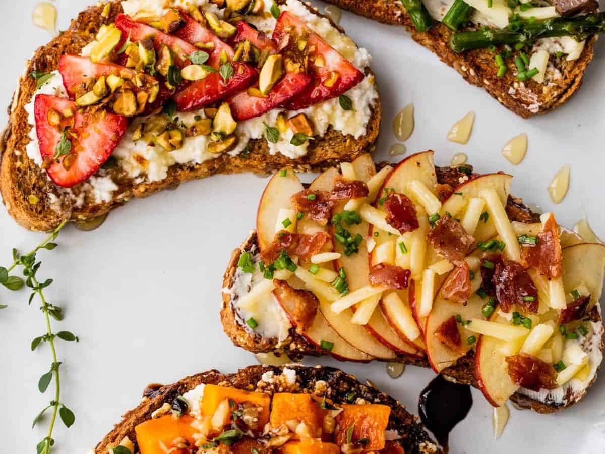 a plate with open sandwiches (les tartines) on a platter