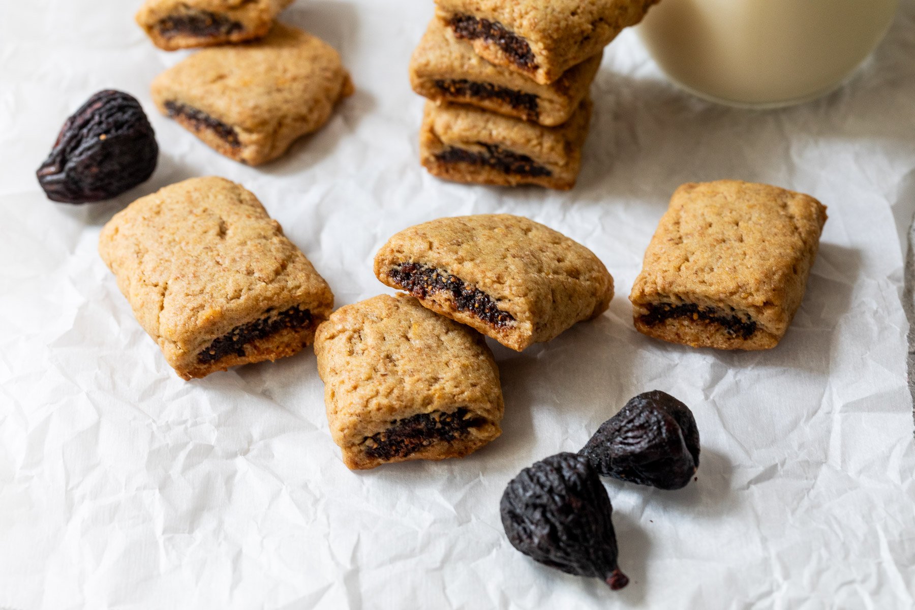 Homemade Fig Bars (Fig Newton Copycat!)