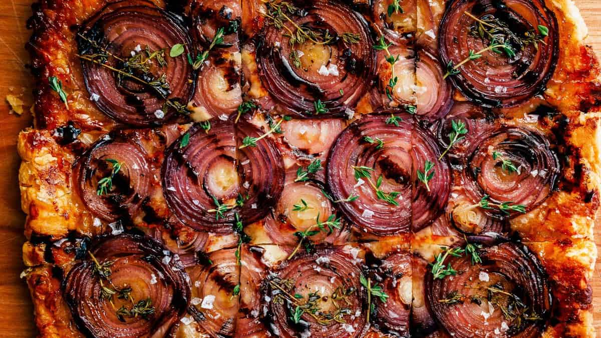 Onion Tart with Puff Pastry – WellPlated.com Onion Tart with Puff Pastry – WellPlated.com